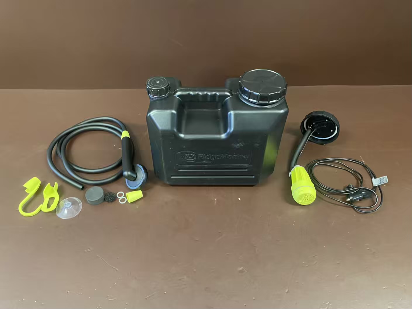 RidgeMonkey Outdoor Power Shower (hordozható horgász/kemping zuhany és mosakodó rendszer) 10L